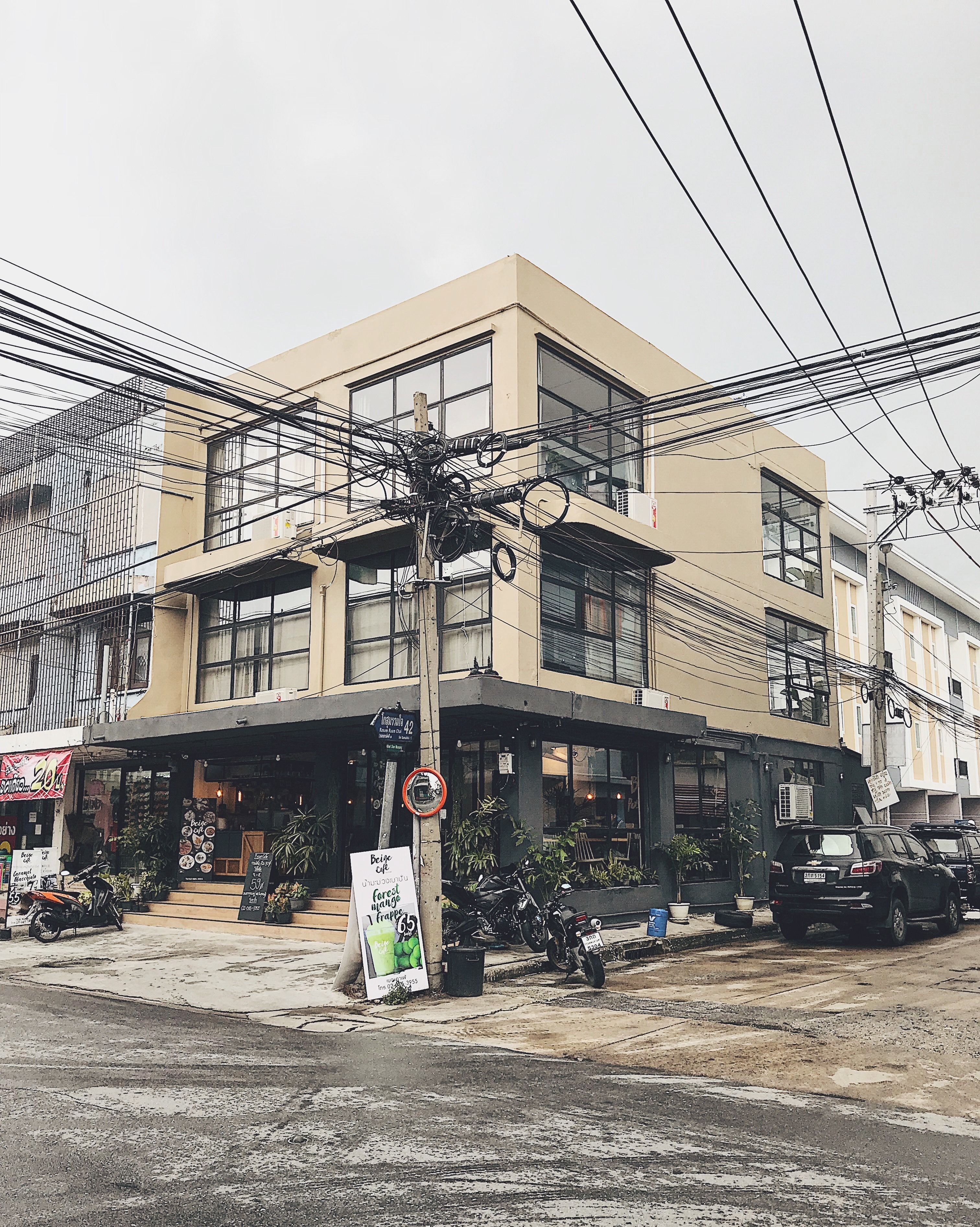 Foto - Beige Poshtels + Netflix