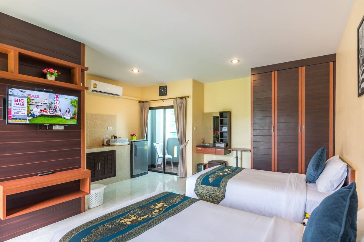 twin room | individually decorated, blackout curtains, free wifi, bed sheets