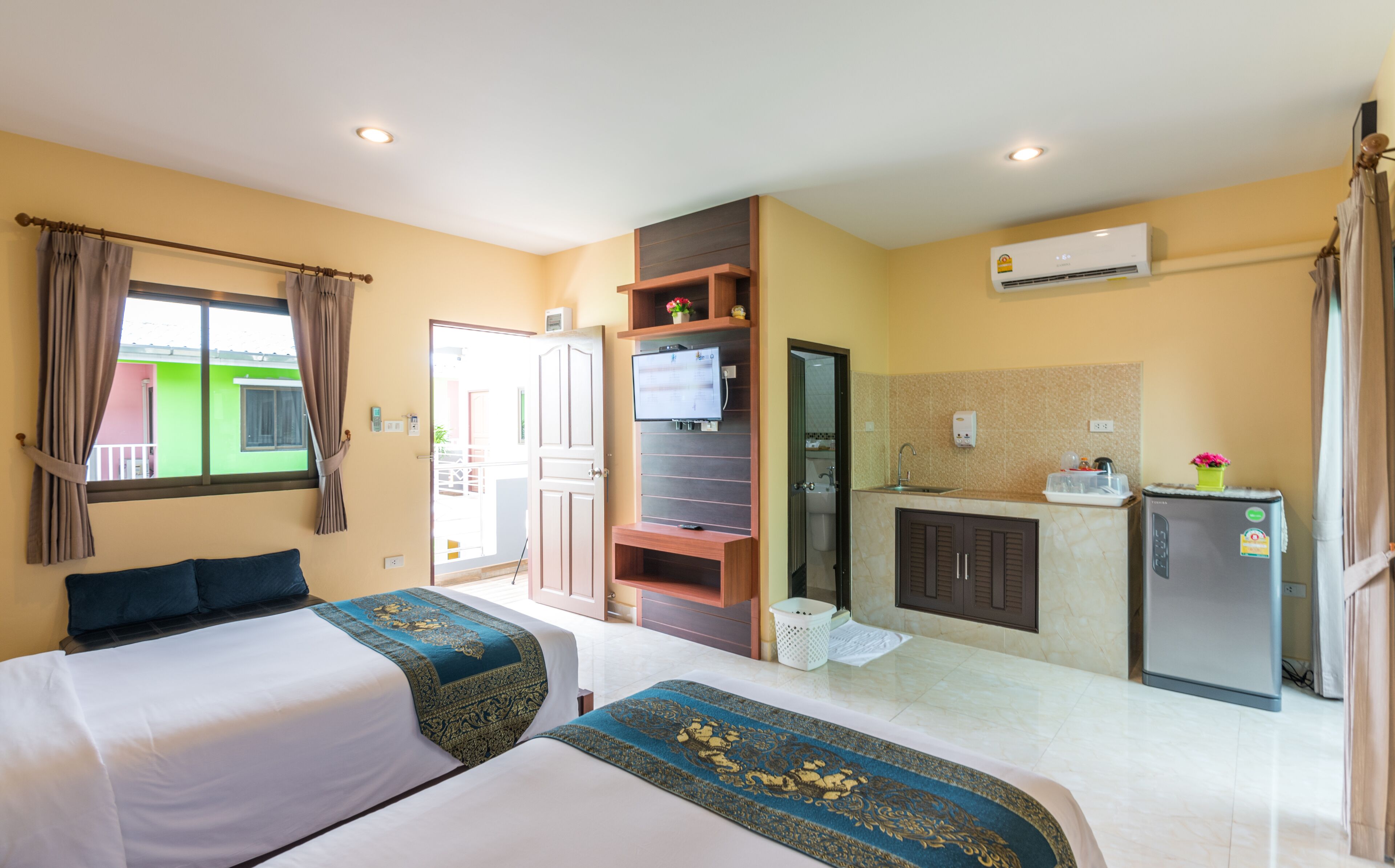 twin room | individually decorated, blackout curtains, free wifi, bed sheets