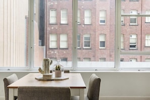 In-room dining - Corporate Stayz at Collins (Melbourne)