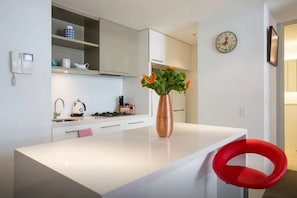 Premium Apartment, 1 Bedroom | Private kitchen | Full-size fridge, microwave, oven, stovetop - Corporate Stayz at Little Collins (Melbourne)