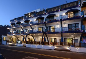 Front of property - evening/night - Kenting Coast Resort (Hengchun)