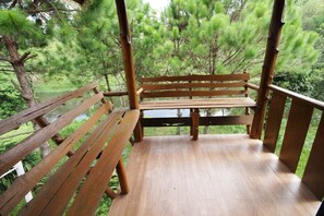 Bungalow with River View | Terraza o patio