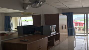 Standard Twin Room | Desk, blackout drapes, soundproofing, iron/ironing board