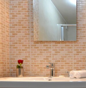 Wastafel kamar mandi