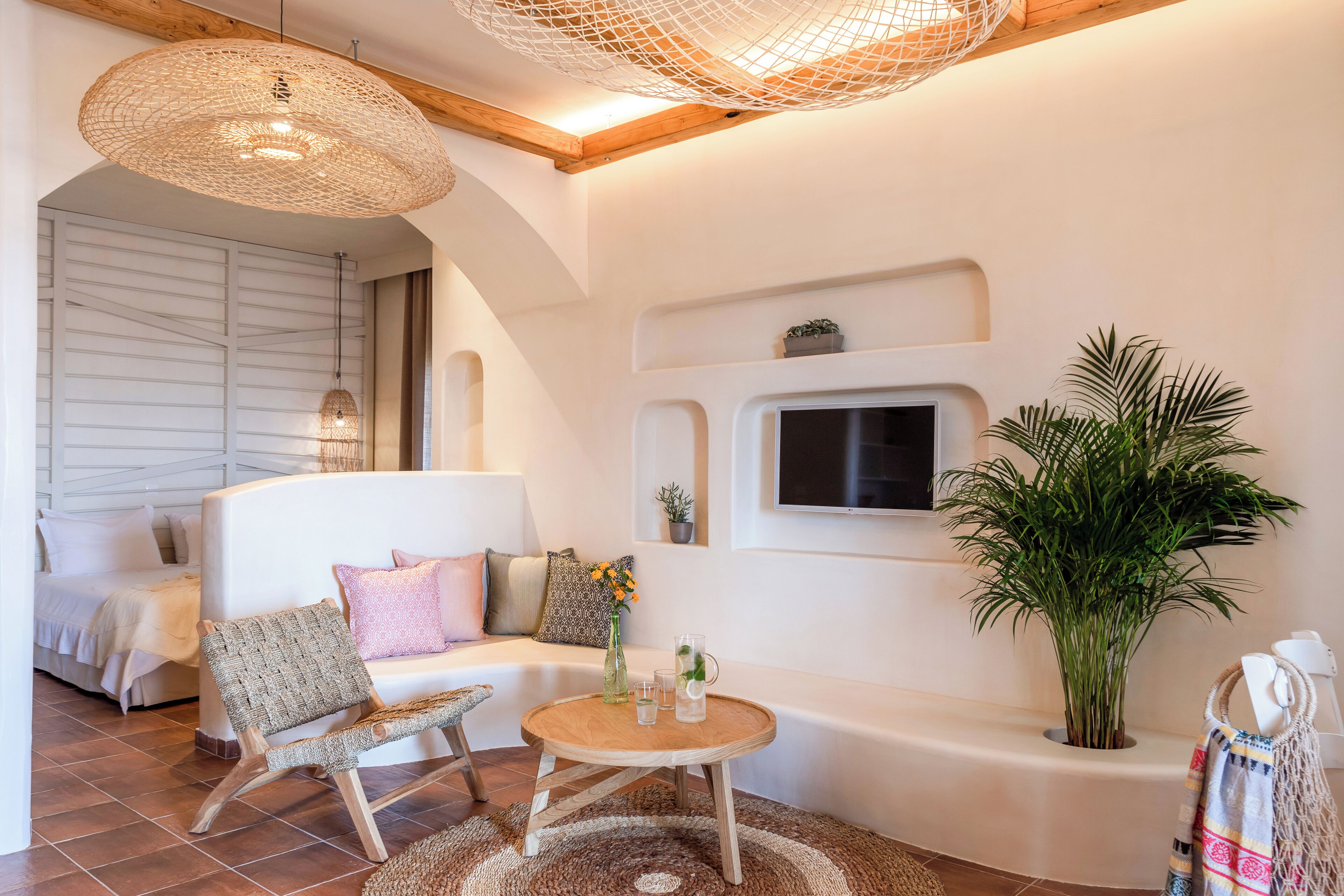 Studio, merinäköala | Minibaari, tallelokero huoneessa, työpöytä, ilmaiset vauvansängyt