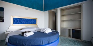 Deluxe Double Room, Sea View | Premium bedding, minibar, in-room safe, desk