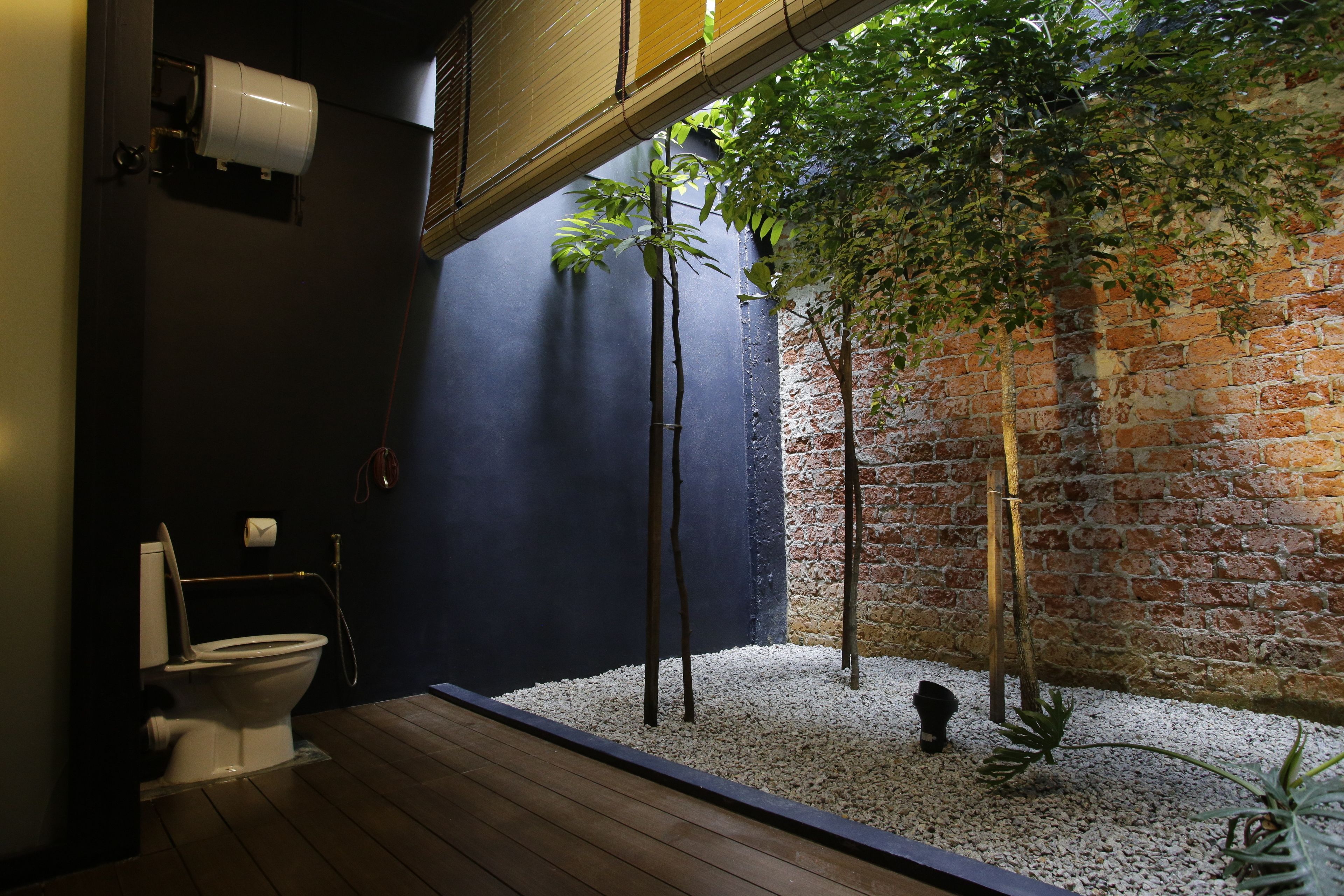 shower, free toiletries, hair dryer, slippers