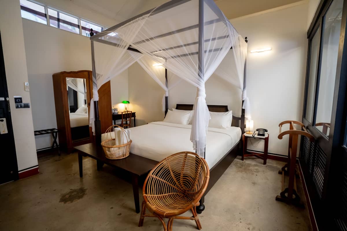 Premier Double Room, 1 King Bed, Balcony, Garden View | In-room safe, iron/ironing board, free WiFi, bed sheets