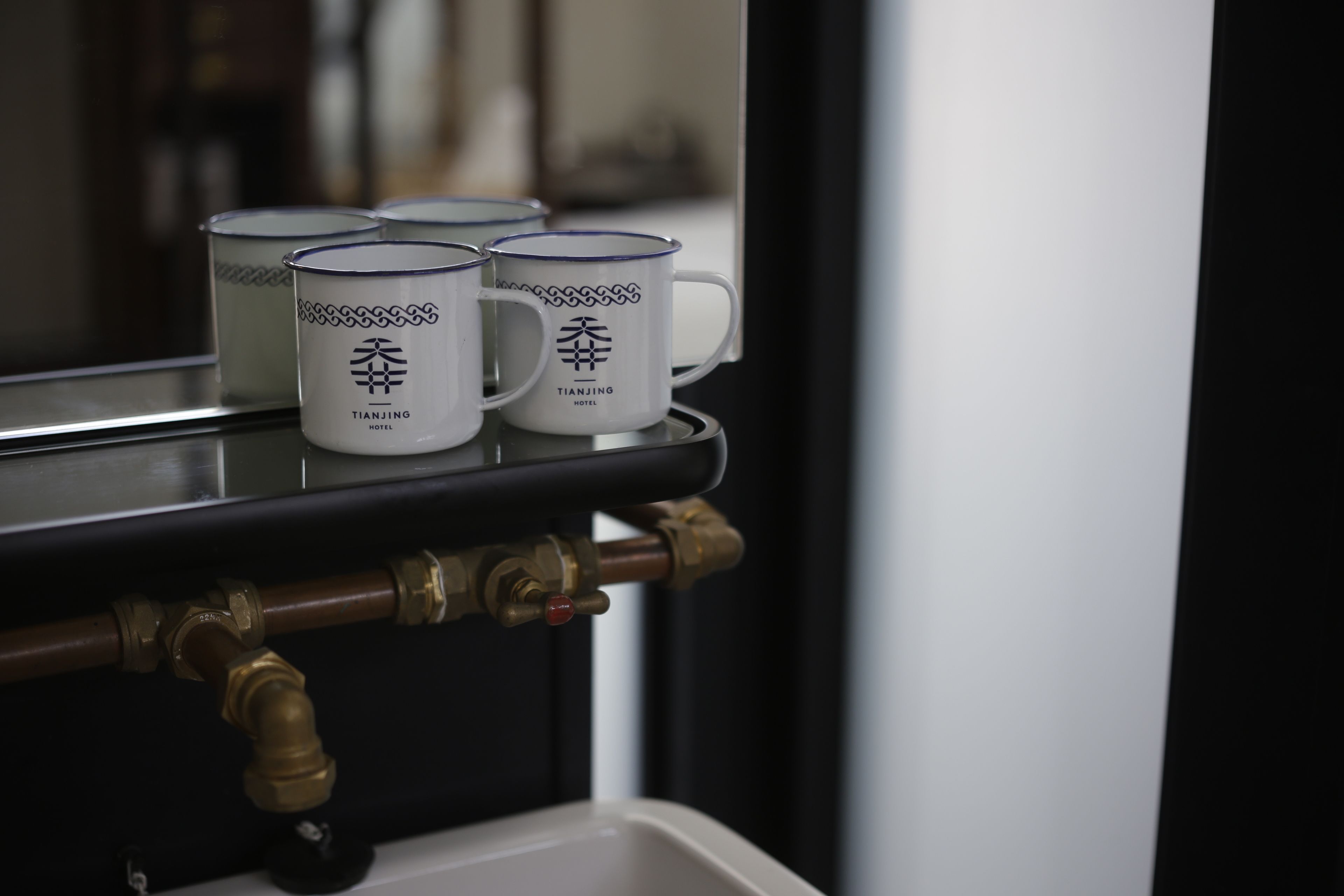 deluxe single room, 1 single bed, balcony, garden view | bathroom | shower, free toiletries, hair dryer, slippers