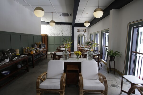 Frokost med lokale retter hver dag (MYR 33 per person)