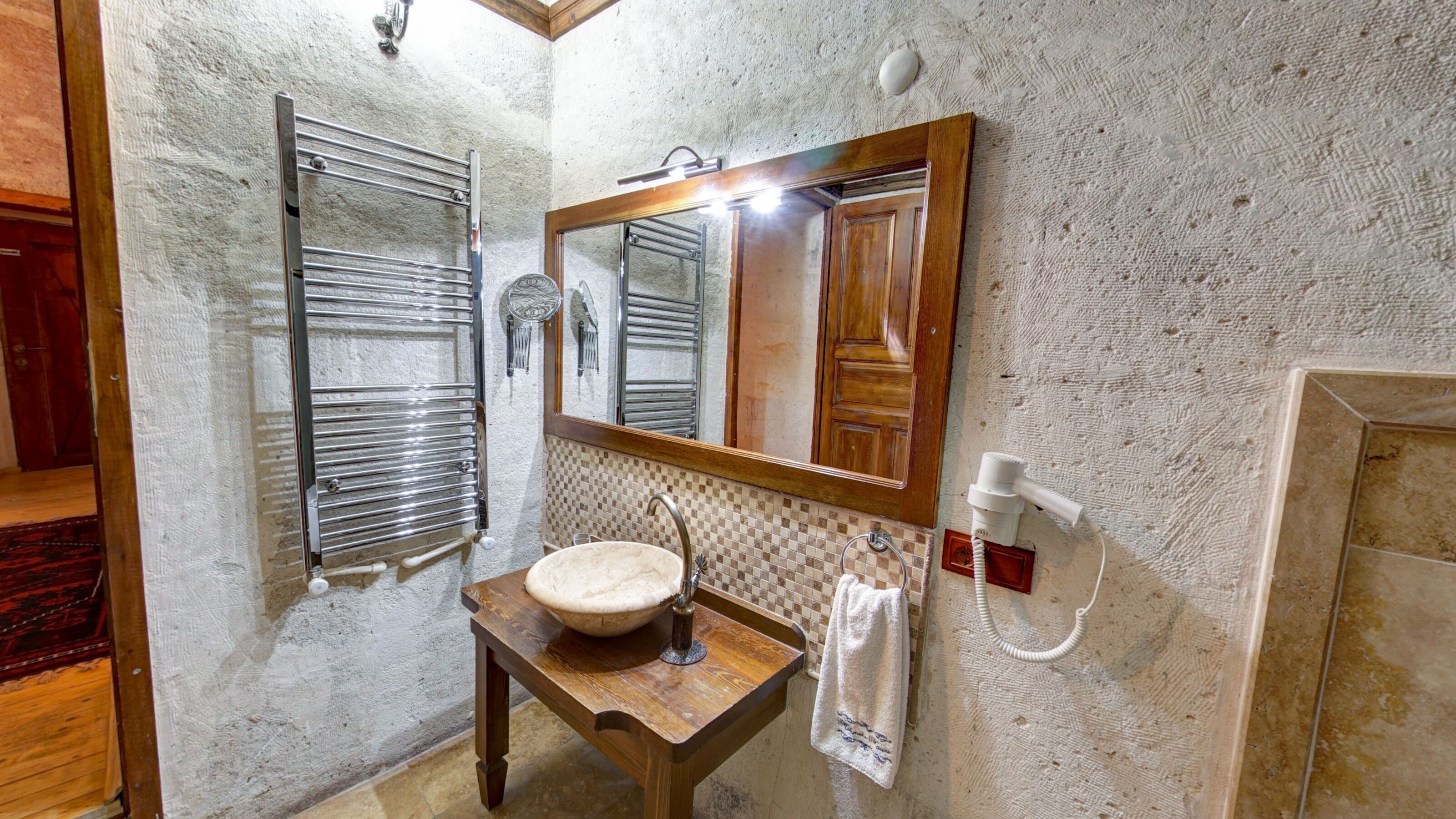 konak triple room | bathroom | shower, free toiletries, hair dryer, bathrobes