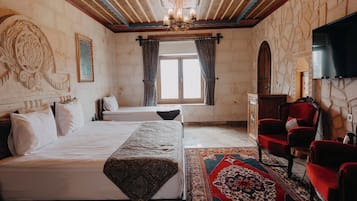 Deluxe Triple Room | Egyptian cotton sheets, premium bedding, Select Comfort beds, desk