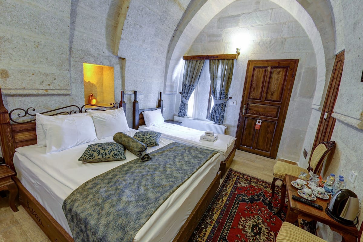 1 bedroom, egyptian cotton sheets, premium bedding, select comfort beds