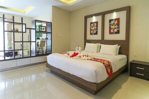 1 bedroom, desk, blackout curtains, free WiFi