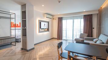 Family Suite | Living area | Flat-screen TV