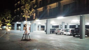 免費自助泊車