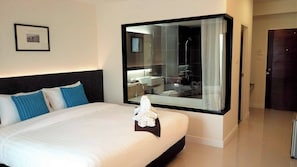 Deluxe Double Room with Bathtub  | Skrivbord, gratis wi-fi och sängkläder