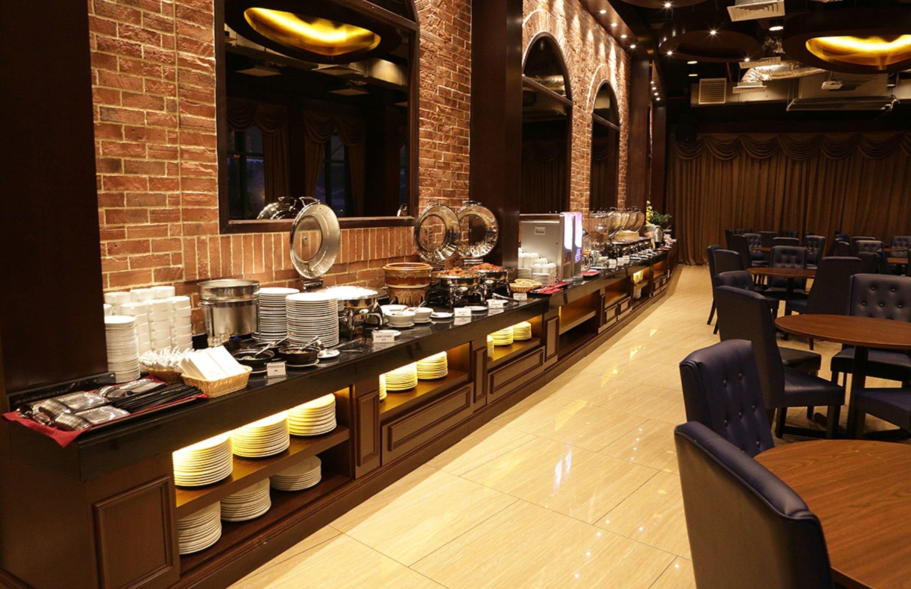 Daily buffet breakfast (MYR 50 per person)