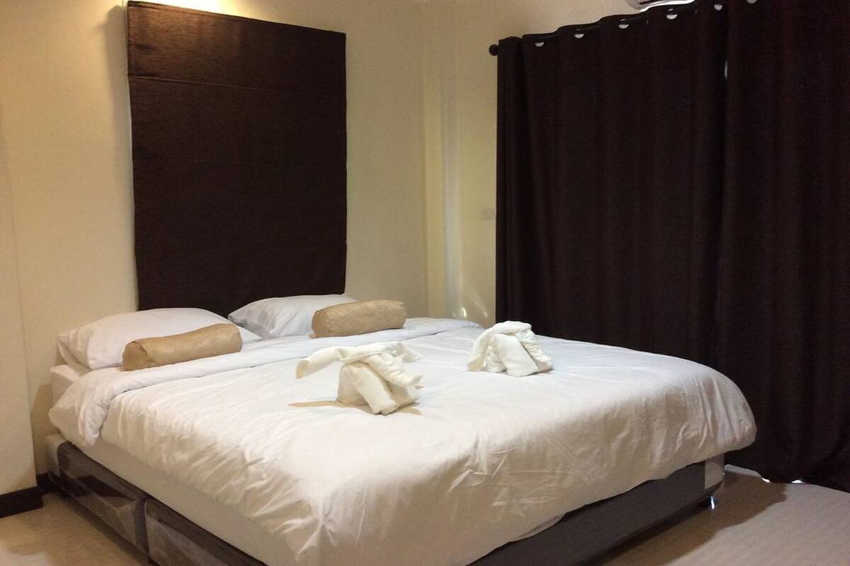 Family Room with Pool View | Hypo-allergenic bedding available, desk, blackout drapes, WiFi (free)