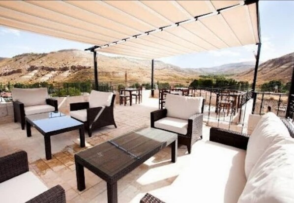 Breakfast, lunch, dinner served; Turkish cuisine  - Monte Cappa Cave House (Ürgüp)