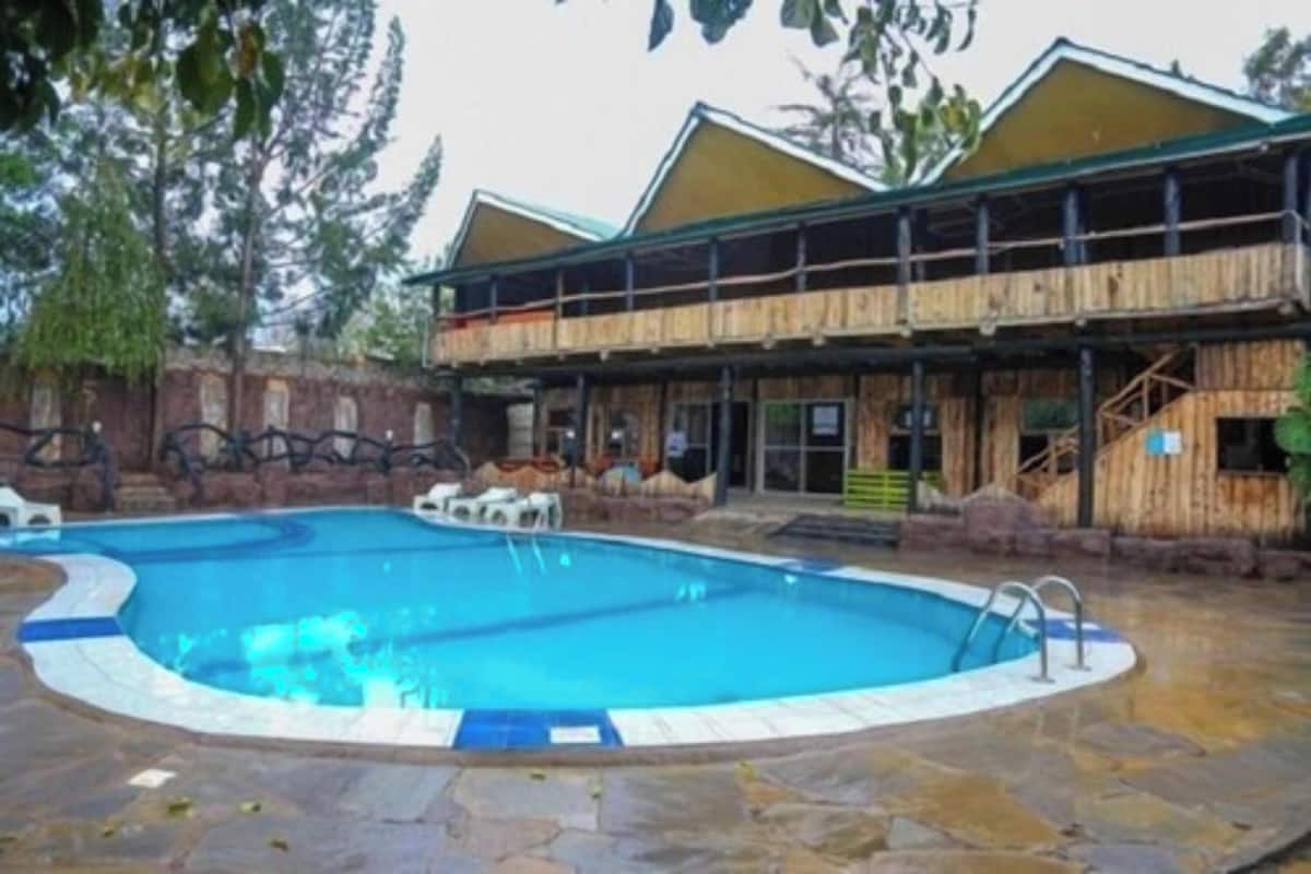 Deluxe Studio, Fireplace, Garden Area | Premium bedding, desk, iron/ironing board, free WiFi