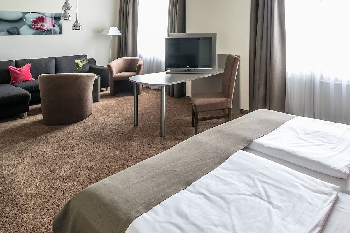 comfort double room | 1 bedroom, minibar, in-room safe, desk