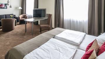 Comfort-Doppelzimmer | Minibar, Zimmersafe, Schreibtisch, schallisolierte Zimmer