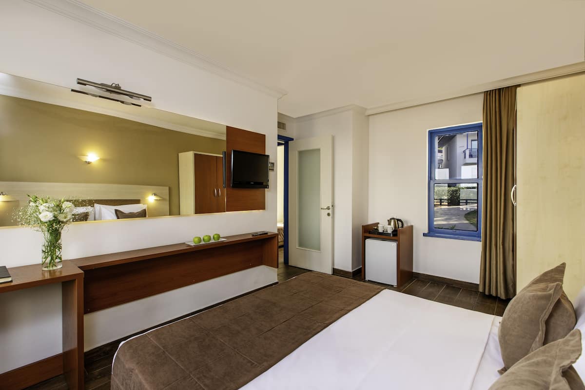 2 habitaciones, minibar y caja de seguridad en la habitación