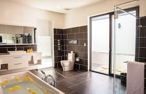 Bathroom - Villa Tropially Phu Quoc (Phu Quoc)