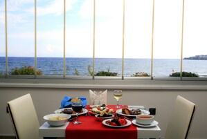 2 restaurants, breakfast, lunch, dinner served; Italian cuisine