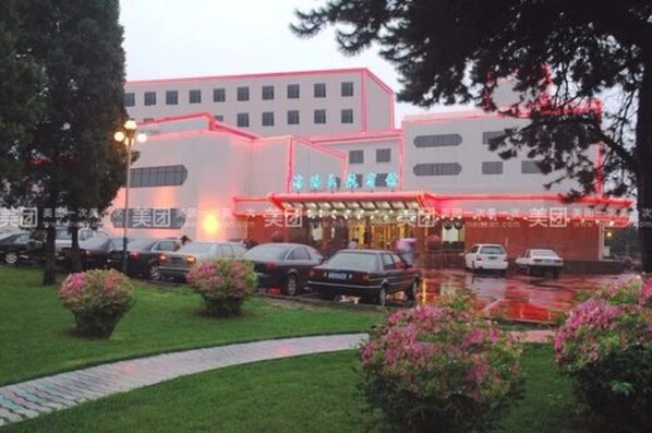 Property grounds - Shenyang Civil Aviation Hotel (Shenyang)
