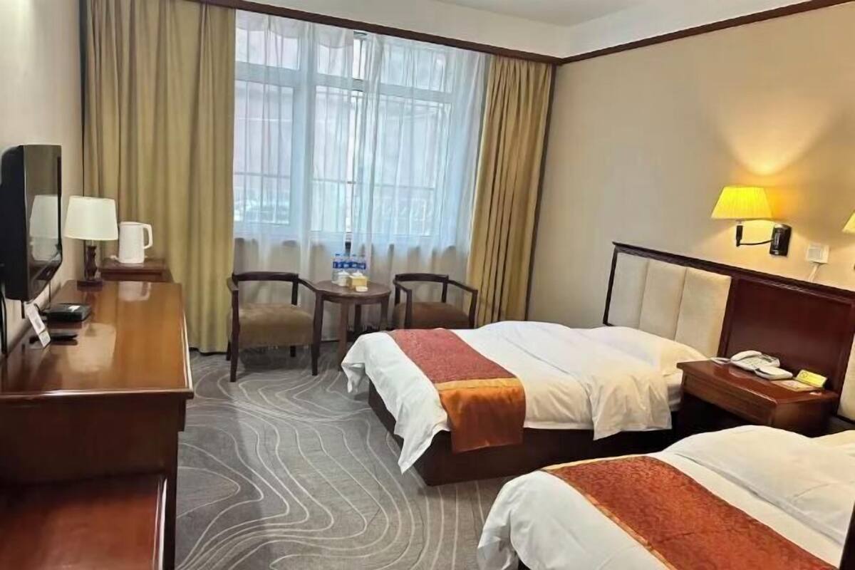 Minibar, in-room safe, desk, blackout drapes