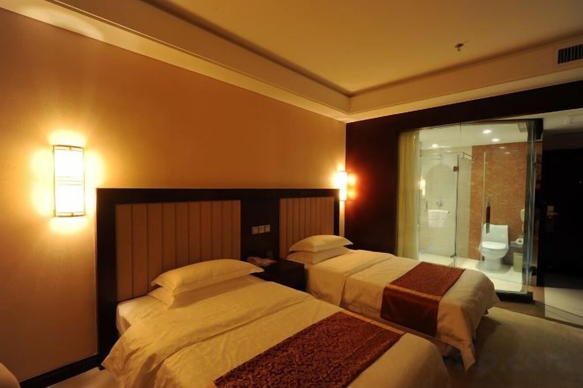 Minibar, in-room safe, desk, blackout drapes
