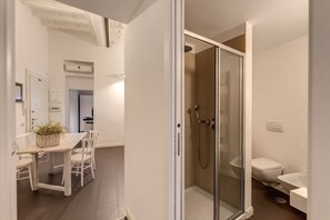 Bathroom - trastevere miracle suite (Rome)