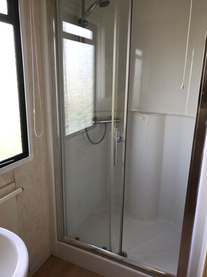 家庭活动屋, 3 间卧室 | 浴室 | 淋浴设施