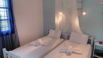 Appartamento Basic, vista mare, al piano terra | 1 camera, insonorizzazione, ferro/asse da stiro, Wi-Fi gratuito