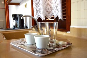 Apartemen Basic, pemandangan laut, lantai dasar | Kopi dan/atau alat penyeduh kopi