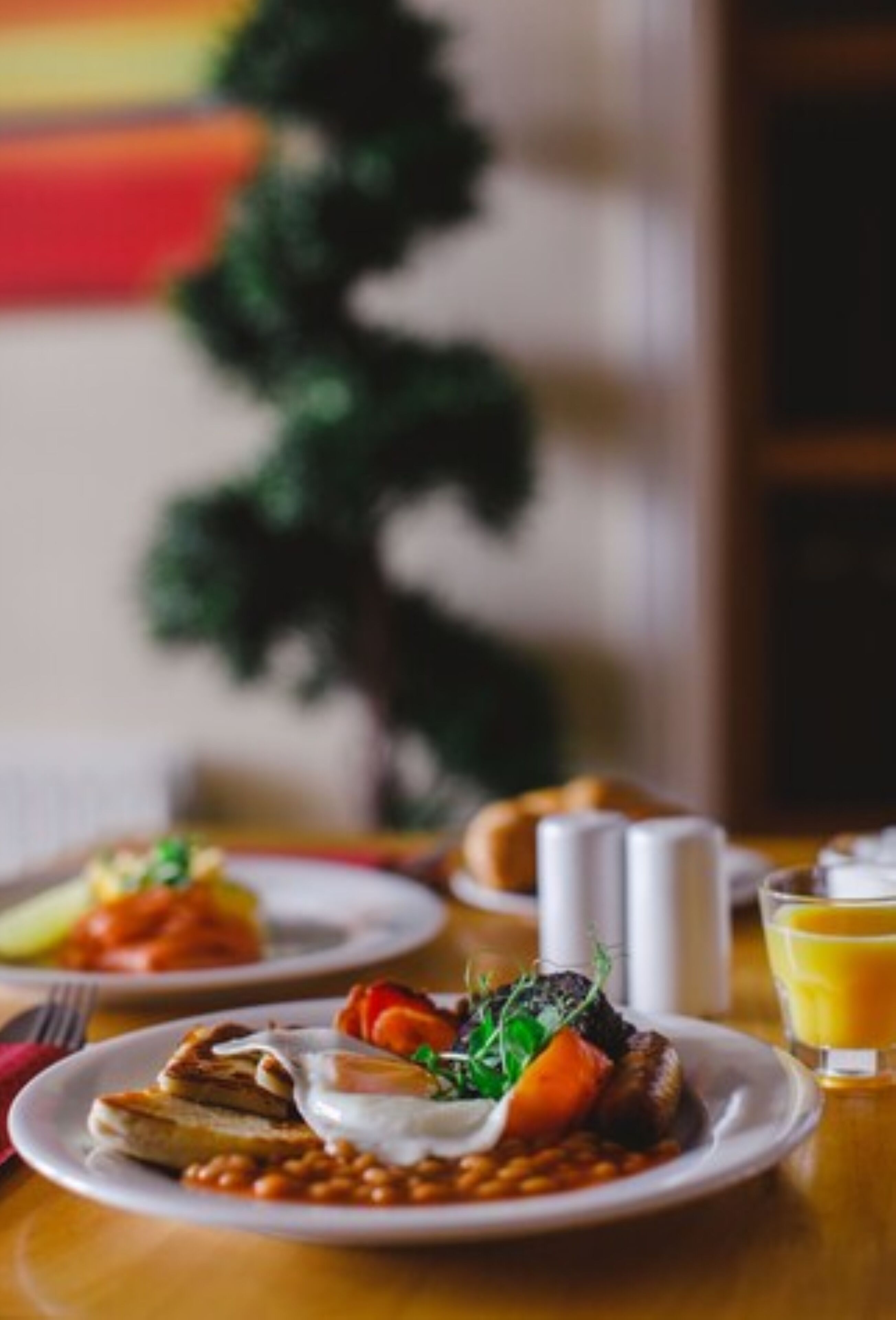 Daily English breakfast (GBP 15.00 per person)