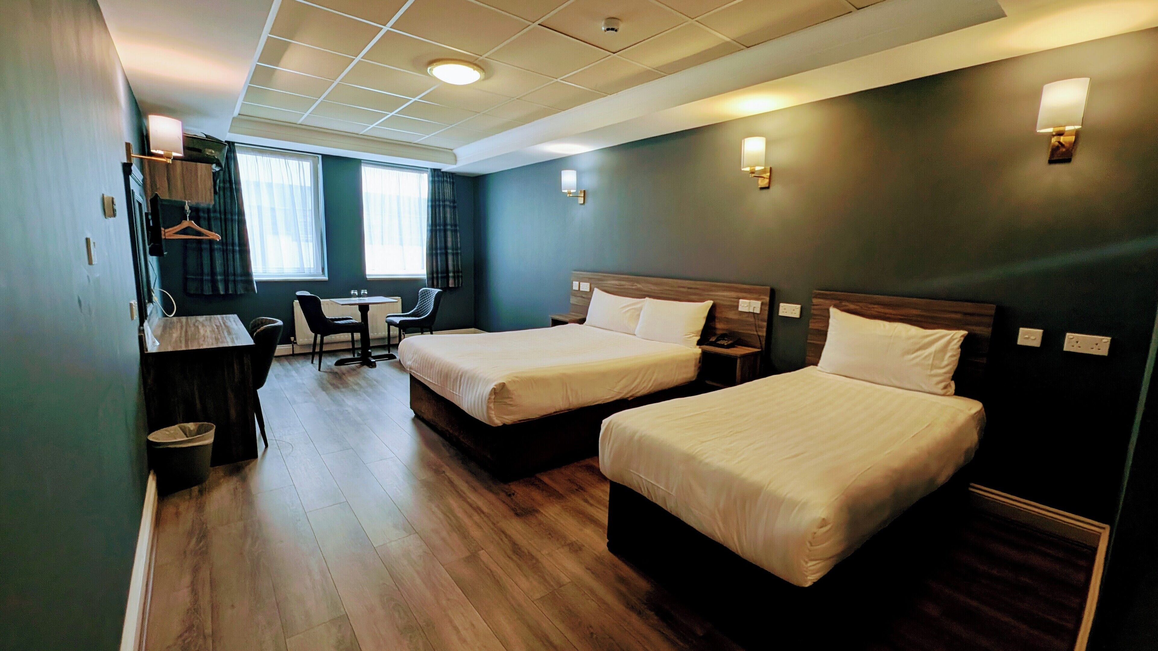 Double Room | Desk, free WiFi, bed sheets