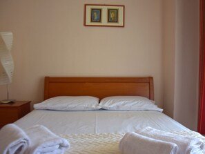 Standard-Haus, 2 Schlafzimmer | 2 Schlafzimmer, Minibar, Bügeleisen/Bügelbrett, kostenloses WLAN