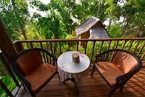 Deluxe Bungalow with Fan | Balcon