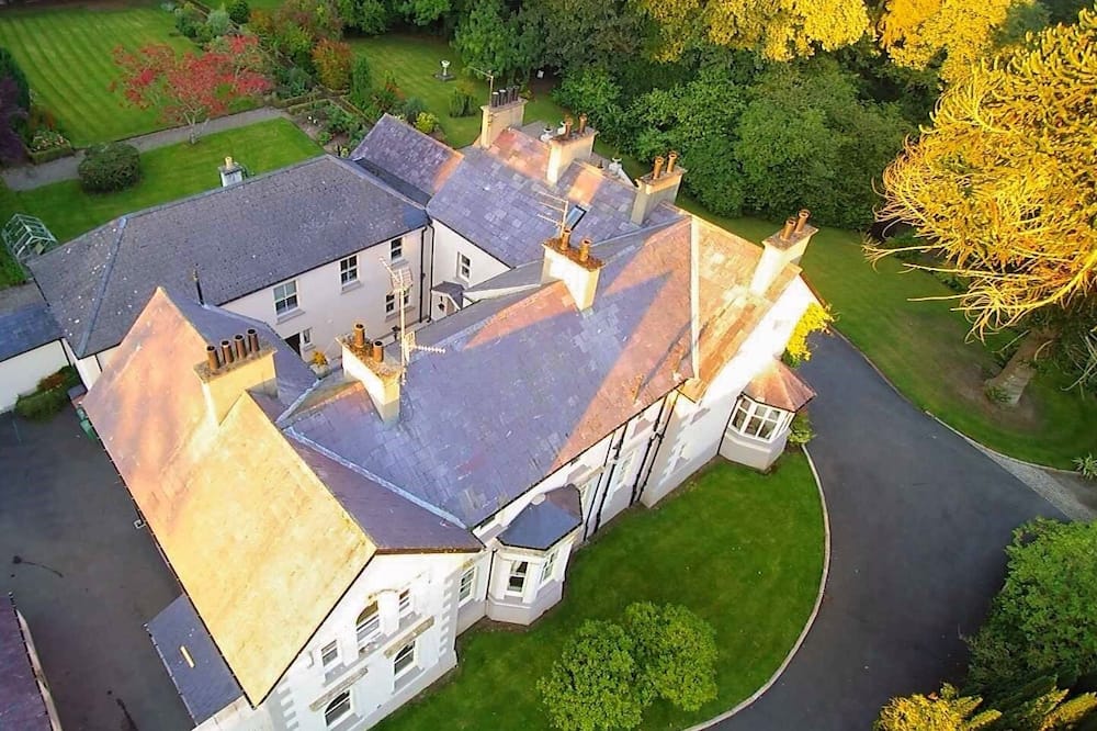 Banoge House - Aghalee