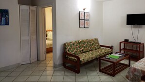 Living area - Gentle Breeze Apartments (Worthing)