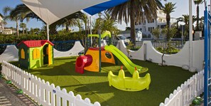 Children’s play area – outdoor - Hotel Ambassador (Grottammare)