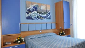 Double Room | In-room safe, desk, free WiFi