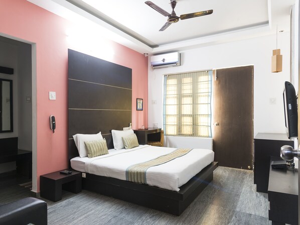 Free WiFi, bed sheets