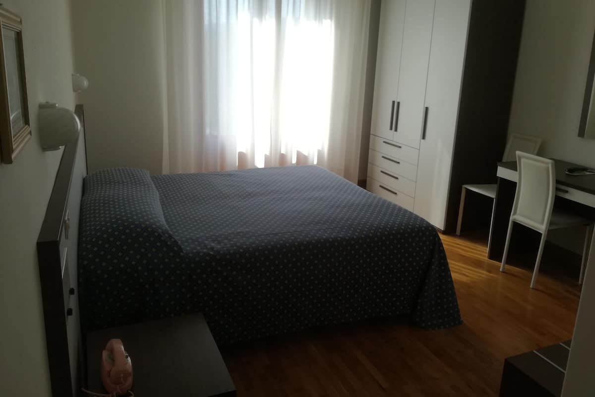 Chambre Double ou avec lits jumeaux | Coffres-forts dans les chambres, bureau, lits bébé (en supplément)