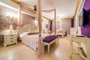 Royal Suite | Minibar, in-room safe, desk, iron/ironing board - Lavin Suites Hotel (Antalya)