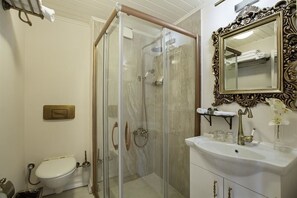 Standard Double Room, Ground Floor | Bathroom